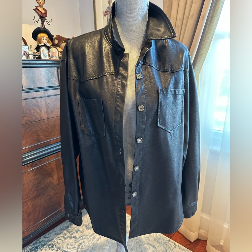 WOMAN VEGAN LEATHER SHIRT
